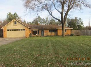 5780 Houghten Dr, Troy, MI 48098