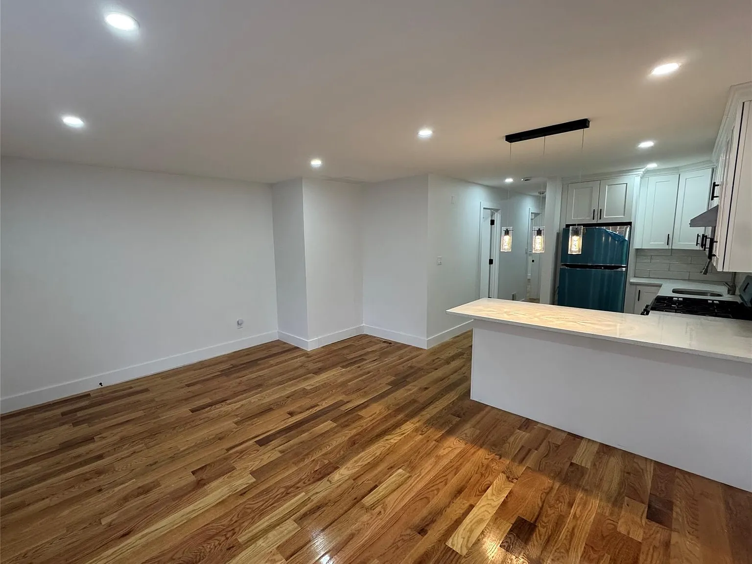 3 bed, 2.0 bath, 1760 sqft, $3,500 — Photo 3