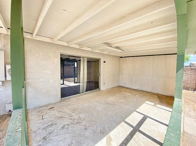 2400 S Engler Ave — Photo 13