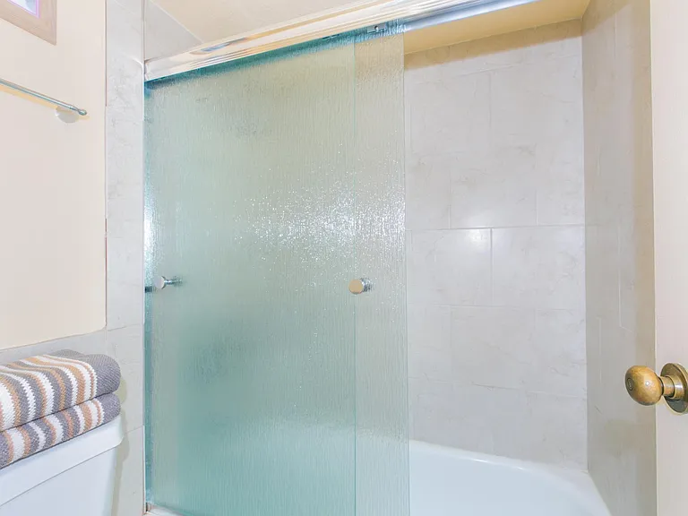 1920 Ala Moana Blvd #705 — Photo 12