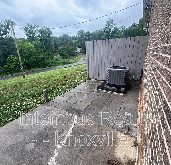 405 Iroquois Ln #2 — Photo 18