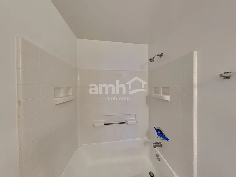 3229 Kenilworth Ln — Photo 17