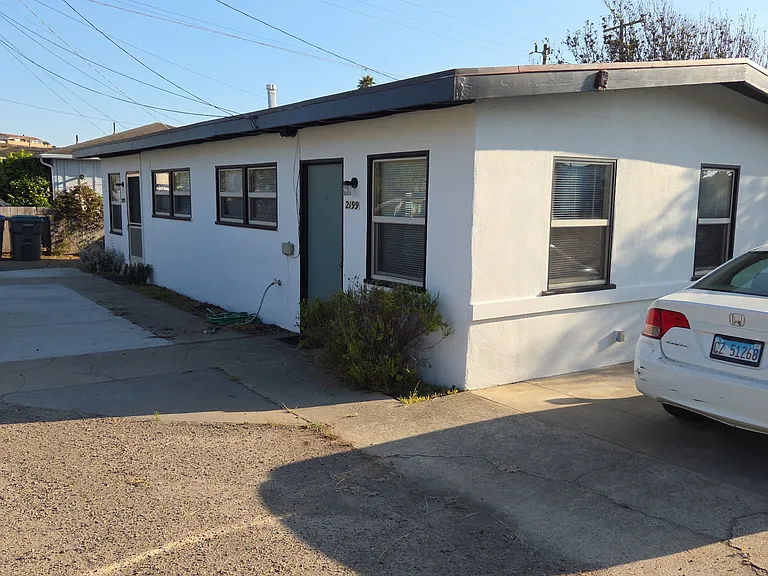 2199 Seaview Ave — Photo 3