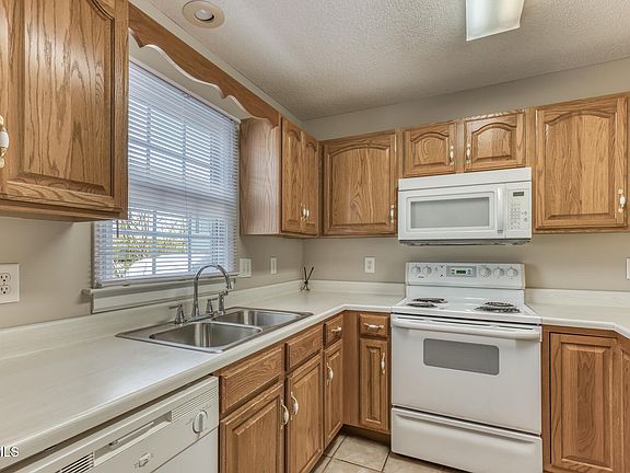 3rd image of 716 King Springs Rd APT 7