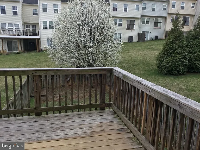 103 S Raphael Ct — Photo 3