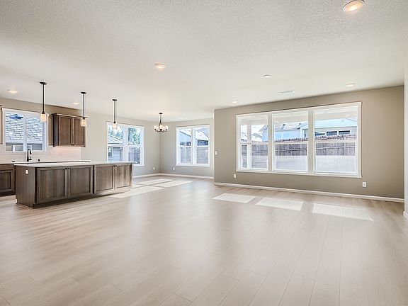 5th image of 6313 NE 127th St