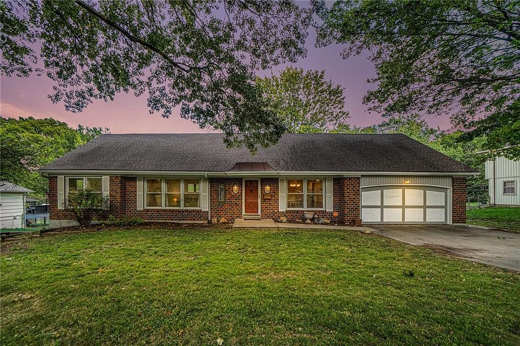 11325 Wornall Rd, Kansas City, MO 64114 | Zillow