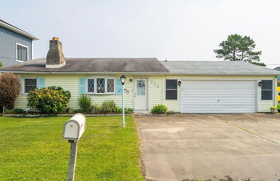 1st image of 228 Bayshore Dr