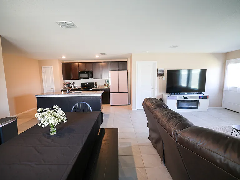 1361 Beach Dr — Photo 16