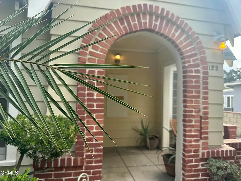 2122 Navarro Ave — Photo 3