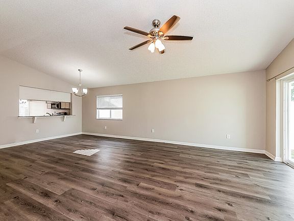 4th image of 11751 Lynmoor Dr