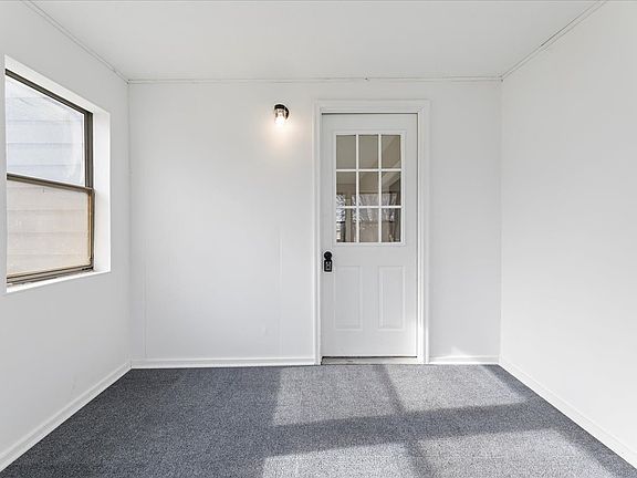 4th image of 410 N Vine St