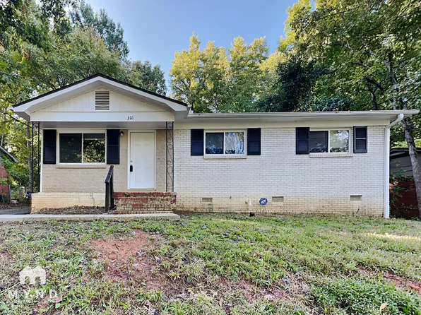 301 Edgegreen Dr, Charlotte, NC 28217