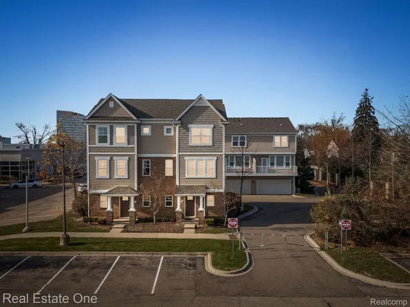 3100 Kilmer Dr, Troy, MI 48083