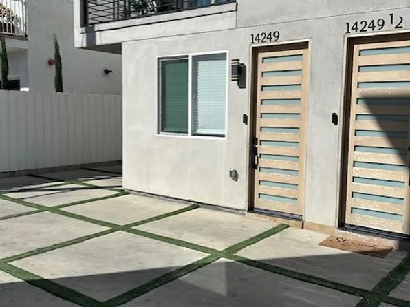 14247 Sylvan St, Van Nuys, CA