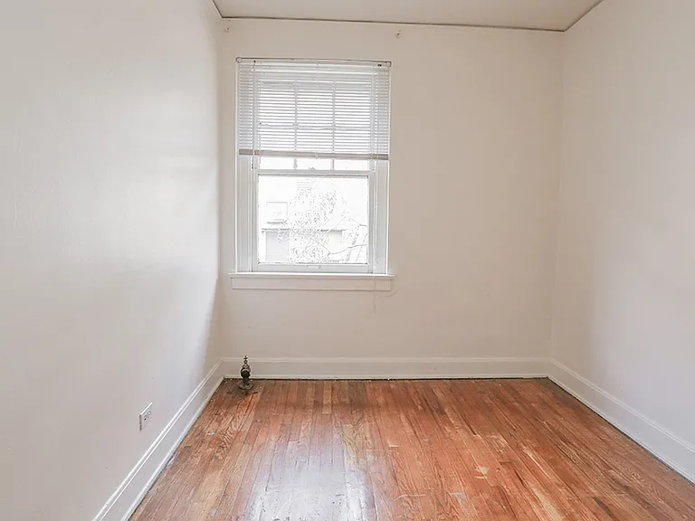 East Evans Apartments — Photo 40