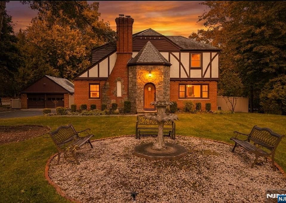 1st image of 587 Closter Dock Road