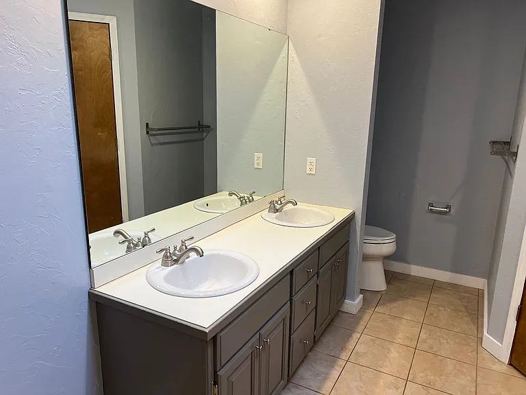 3243 S Nettleton Ave — Photo 9