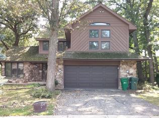 17557 W Hawk Ct, Gurnee, IL 60031