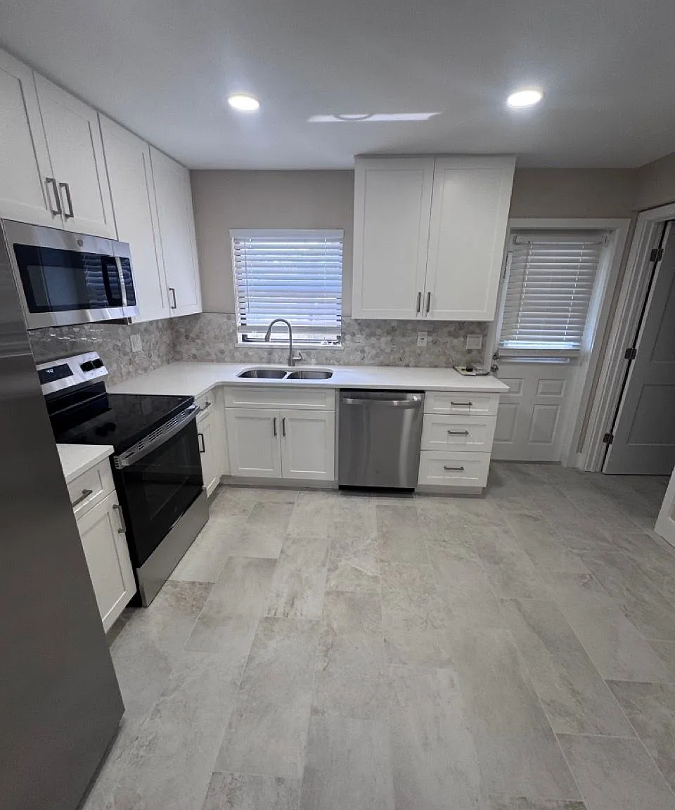 2 bed, 1.0 bath, $1,750 — Photo 2