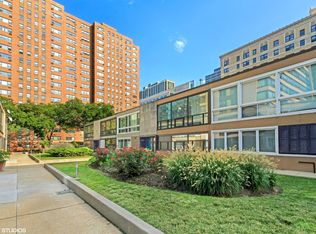 2906 N Sheridan Rd, Chicago, IL 60657