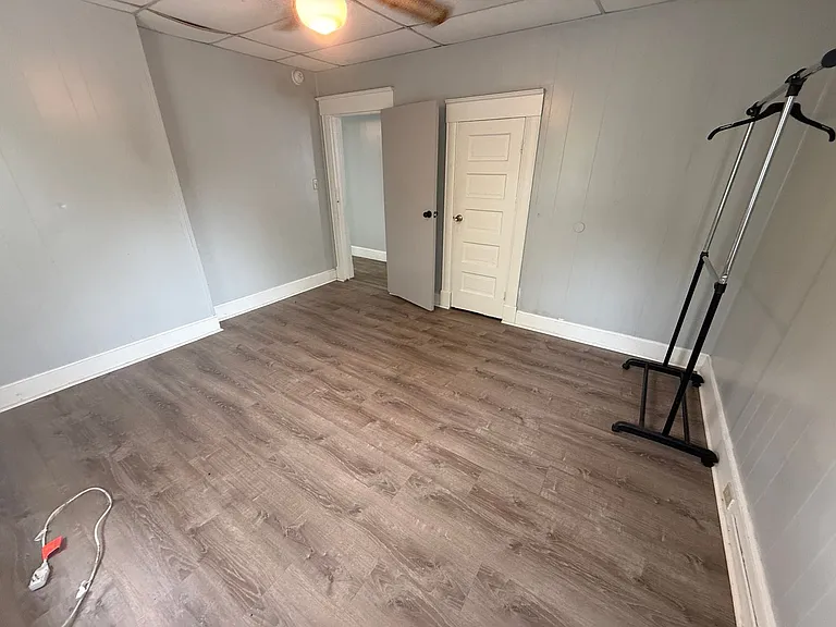 419 Oakley St — Photo 13
