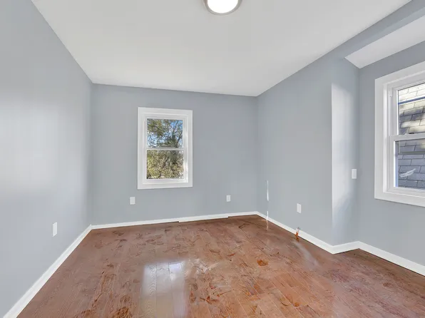 14-29 Pearl Street image 11 of 13