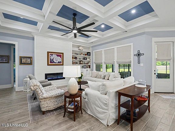 5th image of 5 S Caesar Oaks Dr