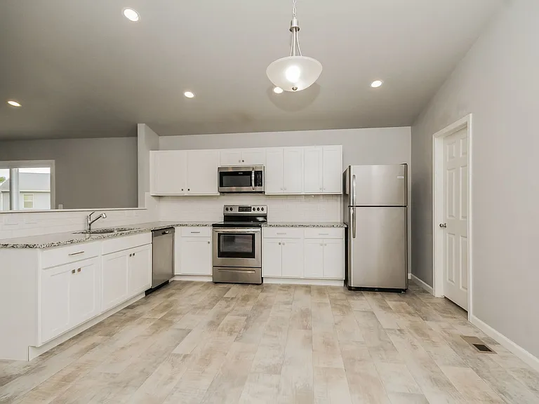 1335 Sturgeon Point — Photo 17