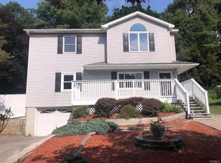 15 Patricia Ln, Washingtonville, NY 10992