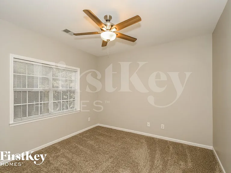 117 Cobblestone Ter — Photo 9