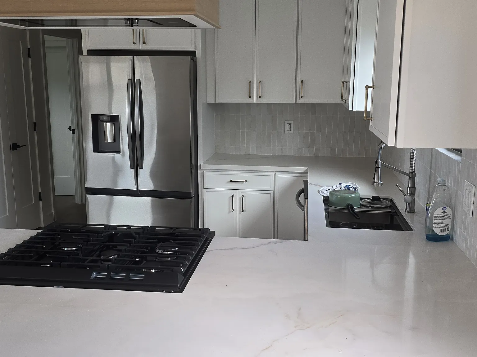 3 bed, 1008 sqft, $5,000 — Photo 2