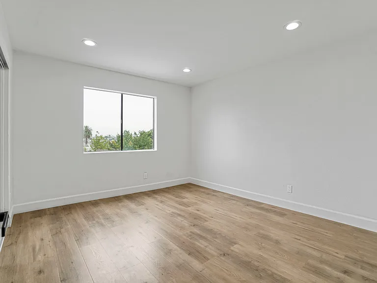 1410 Coronado Ave #8 — Photo 11