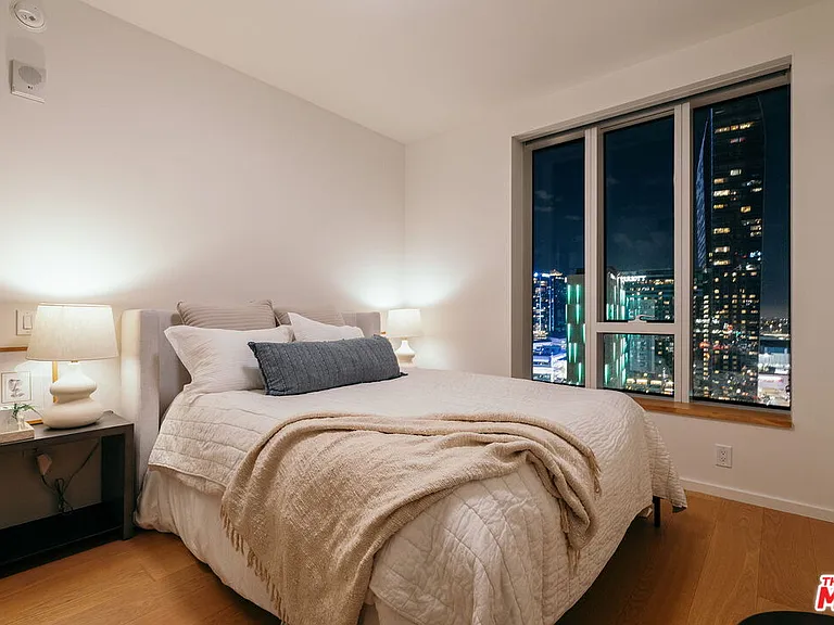 889 Francisco St #1801 — Photo 19