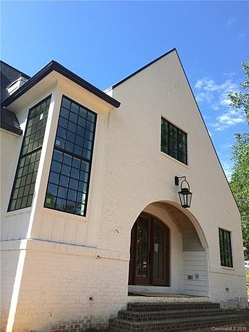 2nd image of 1202 Townes Rd