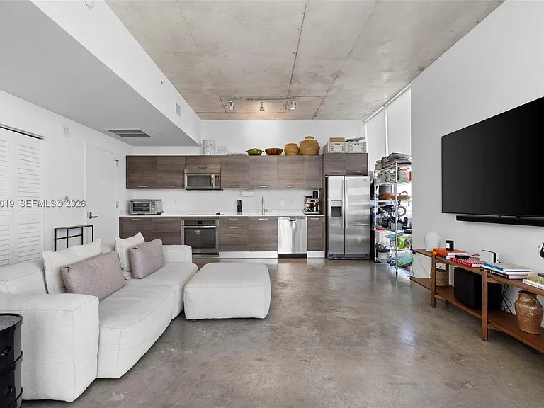 151 SE 1st St #3102 — Photo 8