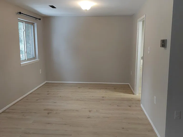 18622 Walkers Choice Rd #6 — Photo 8