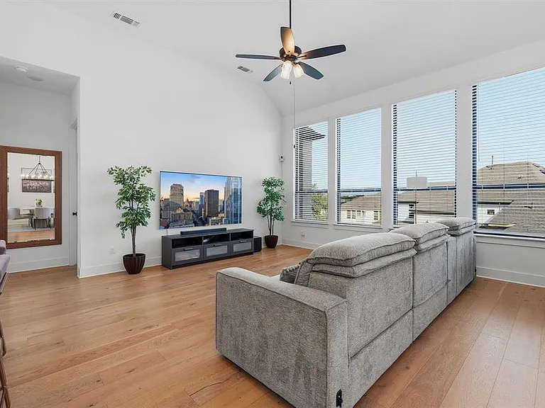 212 Texas Bluebonnet Trl — Photo 10