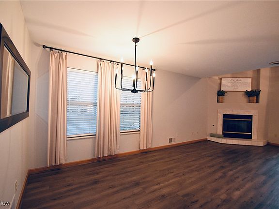 3rd image of 381 N Arrowhead Bay Ave