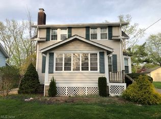 1571 Commodore Rd, Lyndhurst, OH 44124