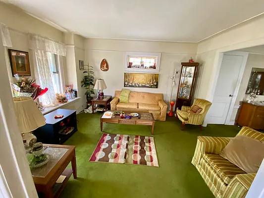 Living room, photo 2