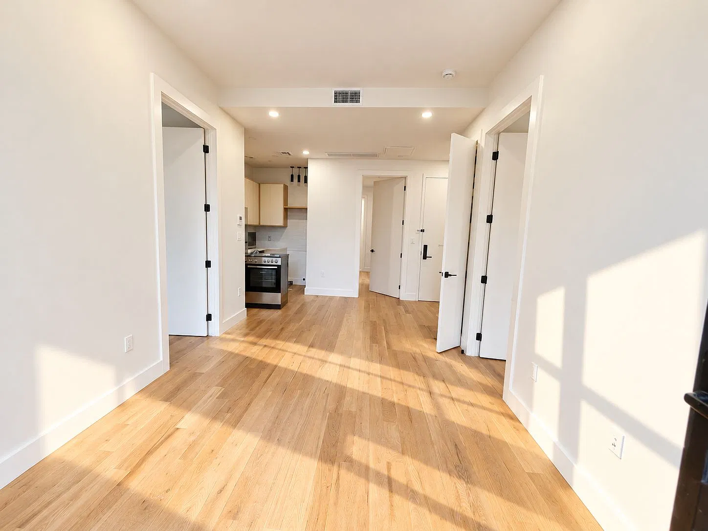 31 Woodbine Street — Photo 3