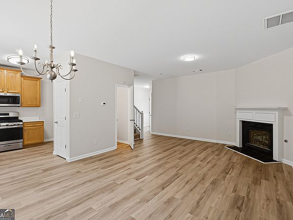 3rd image of 6065 Hemperly Rd