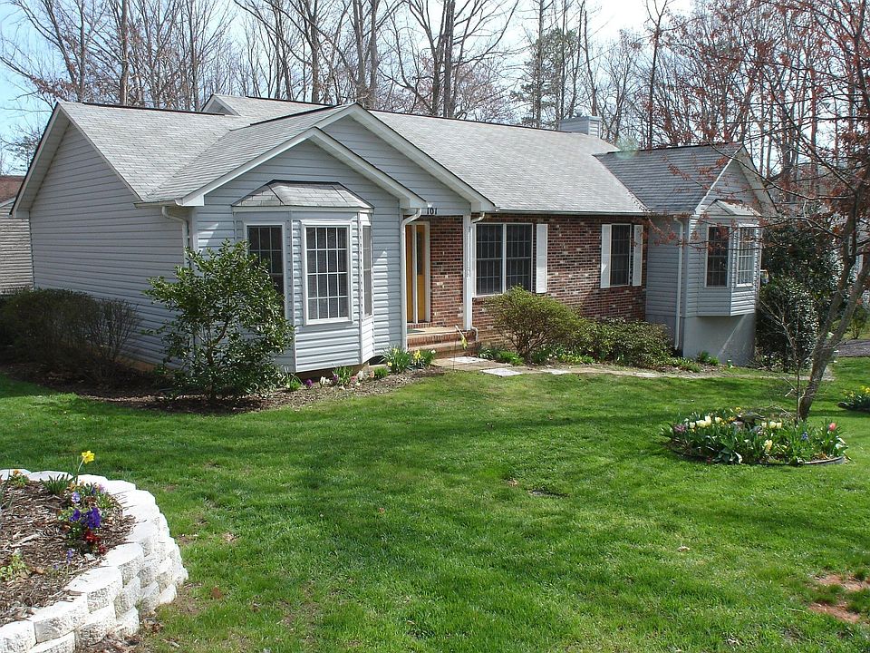 Corner Lot Golf Neighborhood