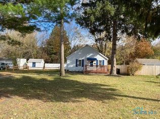 910 Sibley Rd, Toledo, OH 43615