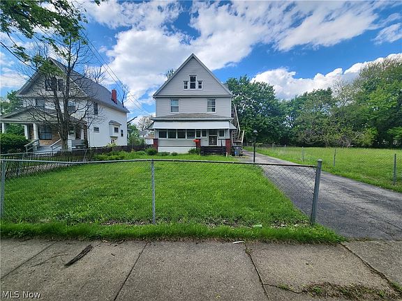 2nd image of 160 W La Clede Ave