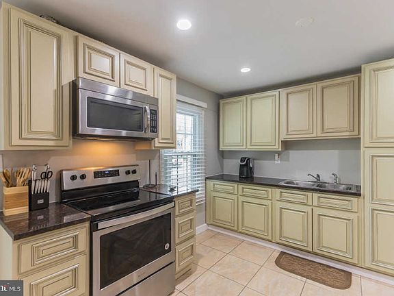 5th image of 16606 Geddy Ct