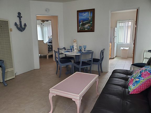 4th image of 817 1/2 Island Ct #2