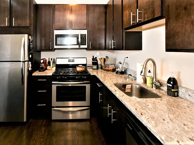 1604 W Berwyn Ave #2W — Photo 10