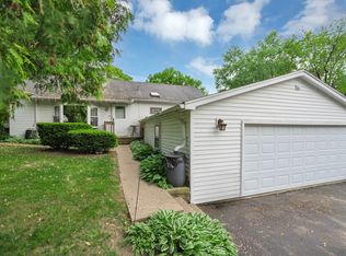 17963 W Greentree Rd, Grayslake, IL 60030
